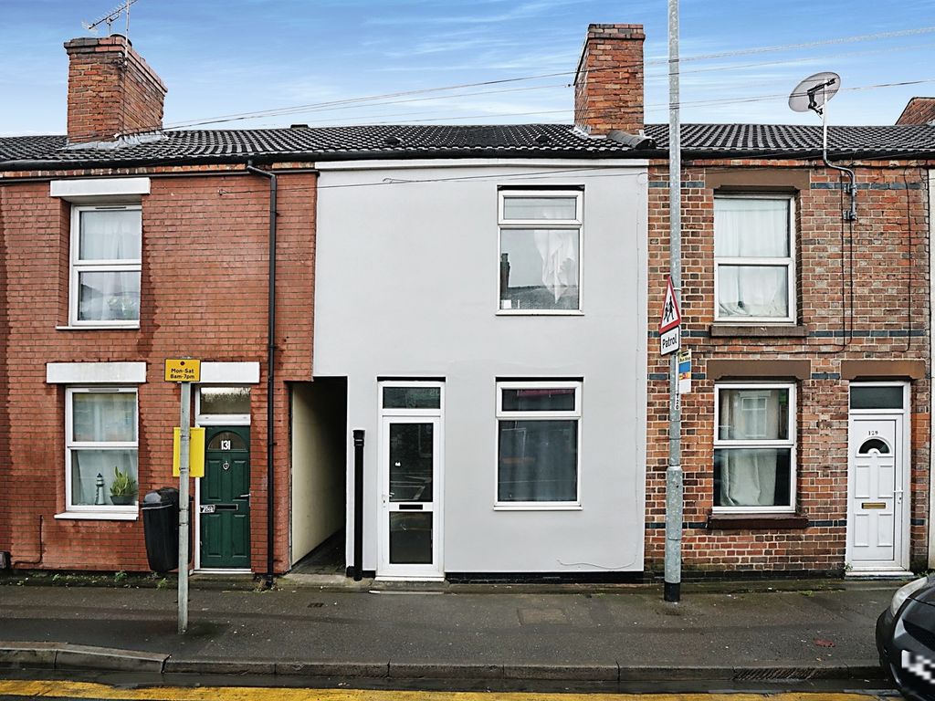 2 bed terraced house for sale in Waterloo Street, BurtonOnTrent DE14, £125,000 Zoopla