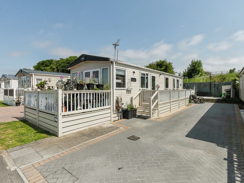 3 bed mobile/park home for sale in Faversham Road, Seasalter, Whitstable CT5 Zoopla