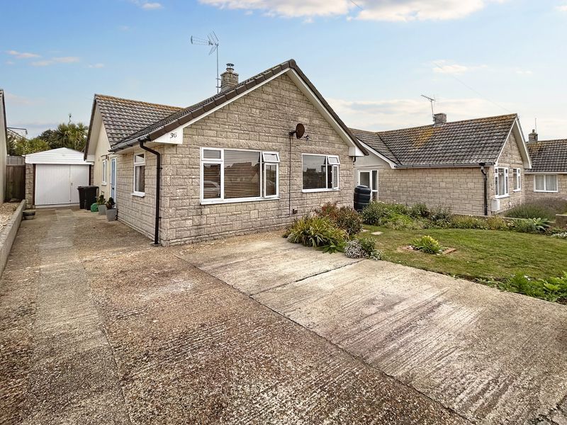 3 bed detached bungalow for sale in Sweet Hill Lane, Southwell