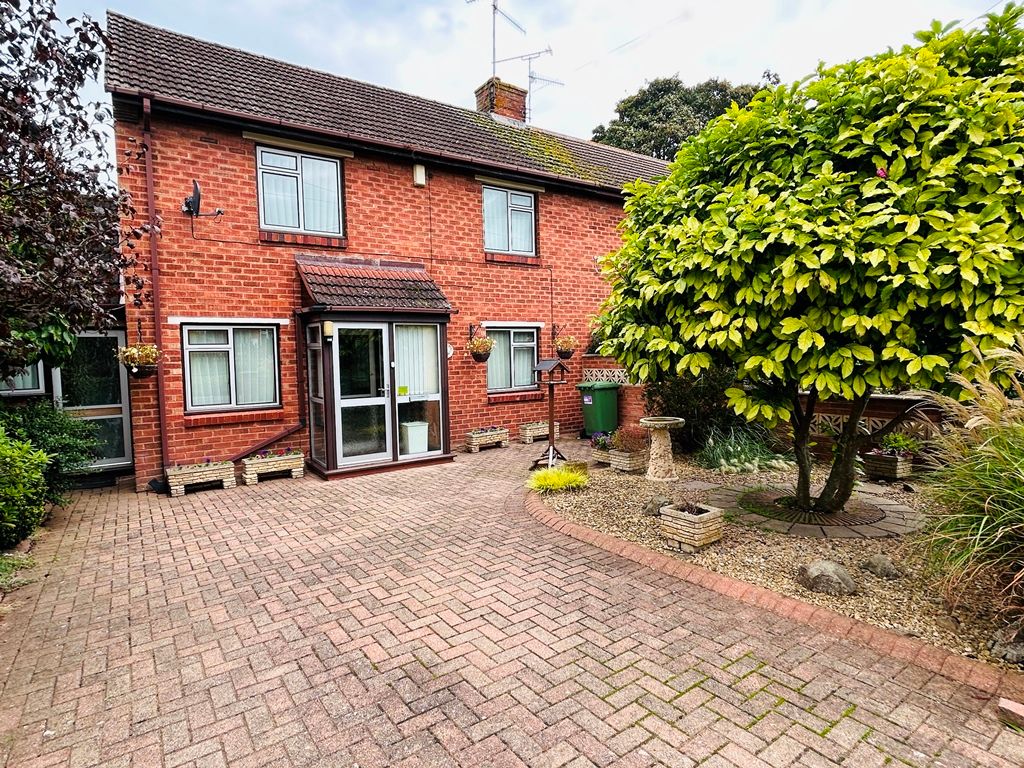 3 bed semidetached house for sale in Hedges Close, Salford Priors
