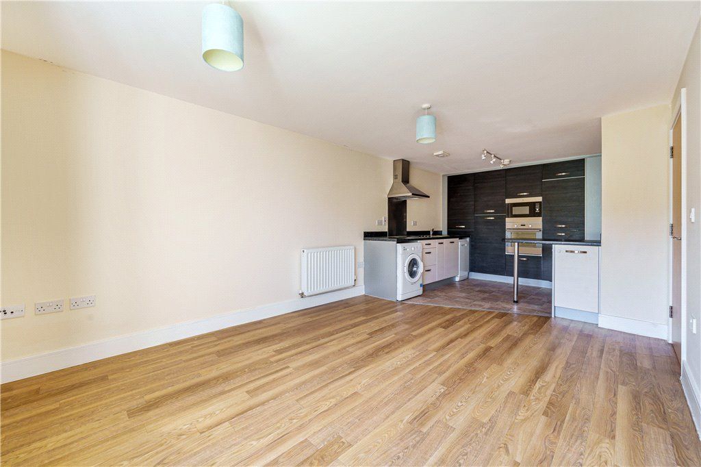 2 bed flat for sale in Kingsquarter, Maidenhead, Berkshire SL6 Zoopla