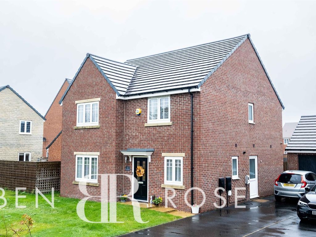 4 bed detached house for sale in Heringbone Street, Farrington Moss