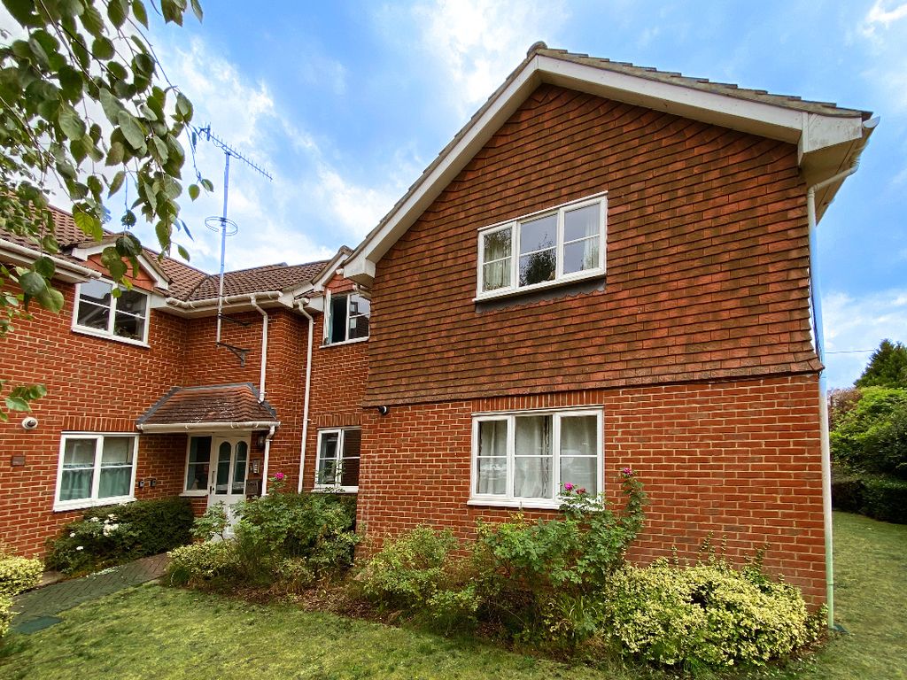1 bed flat to rent in Ash Church Mews, Ash, Aldershot GU12, £875 pcm