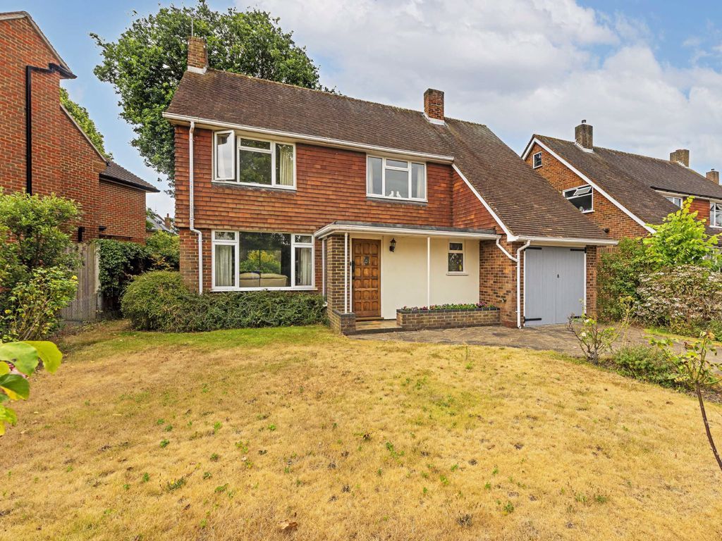 4 bed detached house for sale in Pine Wood, SunburyOnThames TW16 Zoopla
