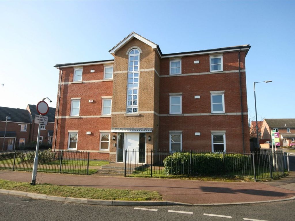 2 bed flat to rent in Hermitage Way, Wootton, Northampton NN4, £900 pcm
