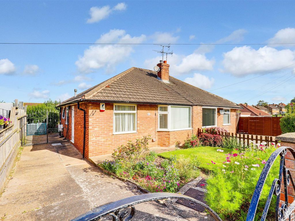 2 bed semidetached house for sale in Valetta Road, Arnold