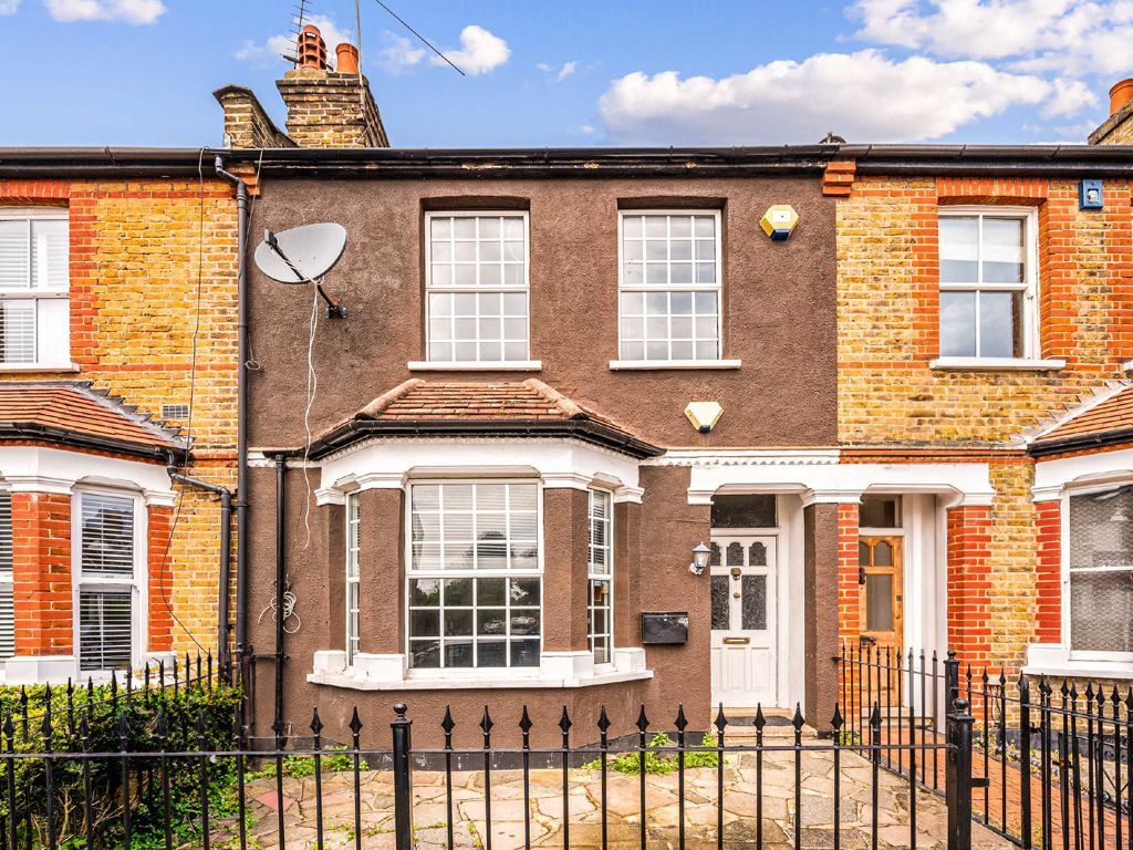 3 bed property for sale in Hessel Road, London W13, £700,000 Zoopla