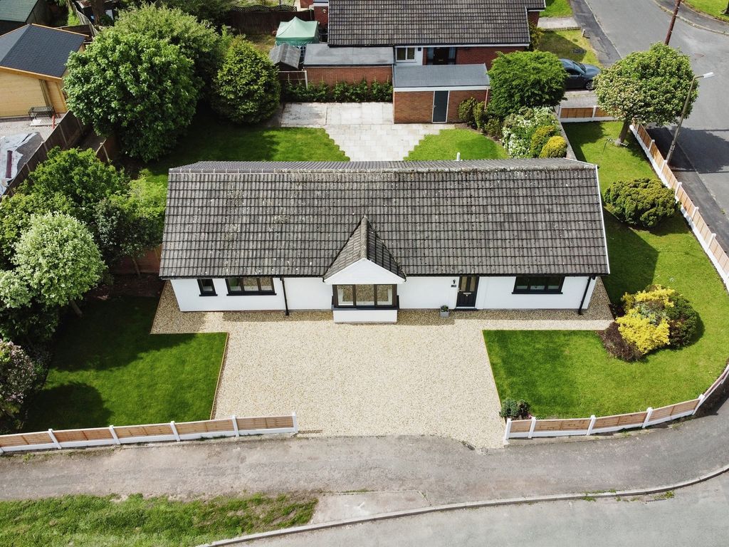 3 bed detached bungalow for sale in Swanlow Avenue, Darnhall, Winsford CW7 Zoopla