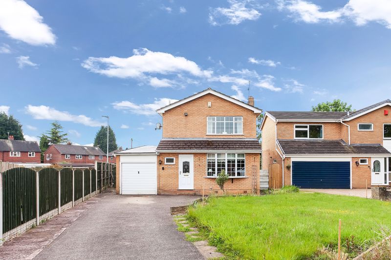 3 bed detached house for sale in Littendale Close, Congleton CW12, £