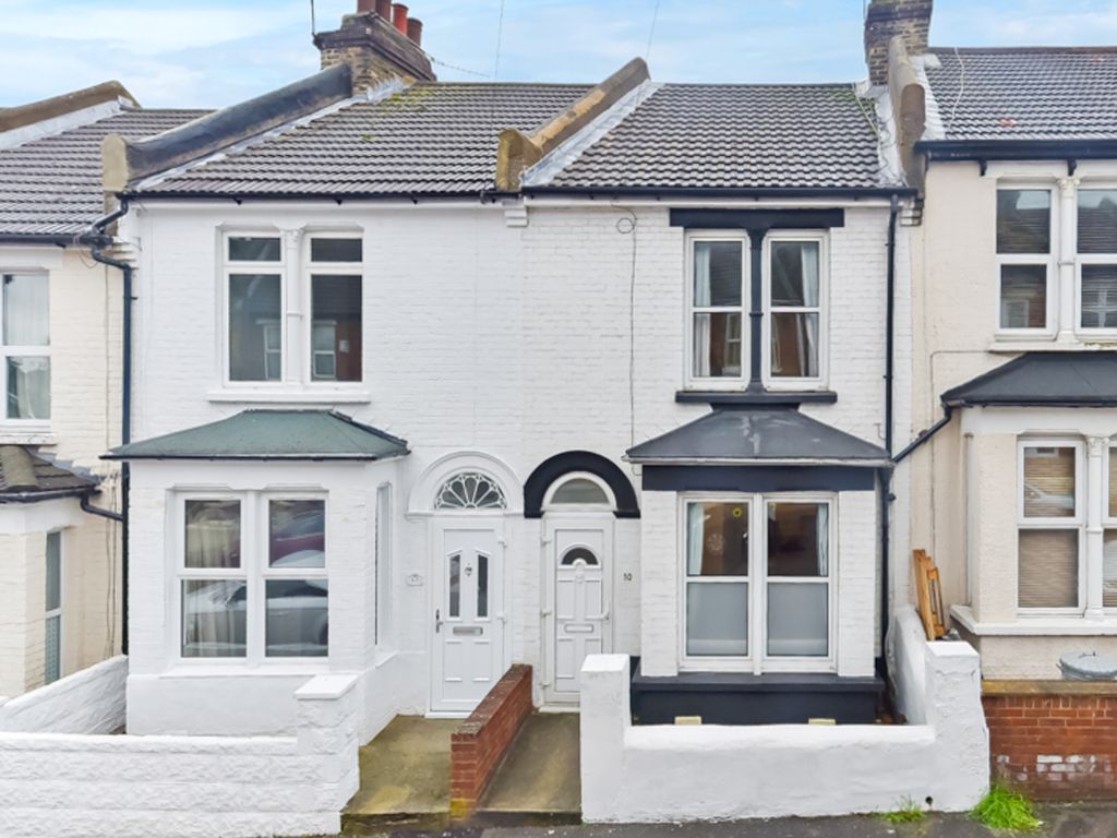 2 bed terraced house for sale in Clarence Avenue, Rochester, Kent ME1 Zoopla