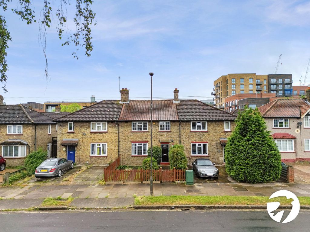 3 bed terraced house to rent in Eltham Green Road, London SE9, £2,250