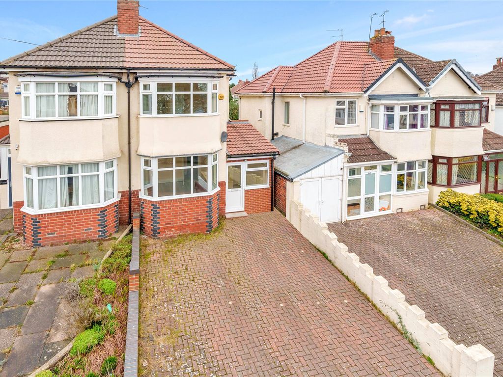 3 bed semidetached house to rent in Forest Road, Oldbury, West