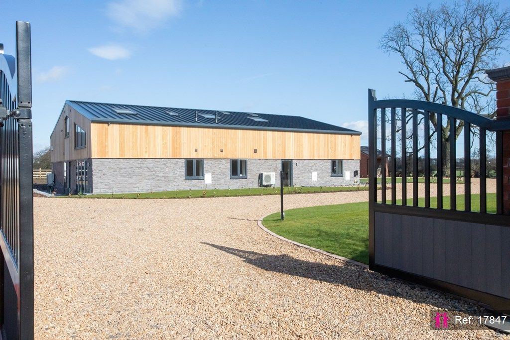 Brinsford Lane, Wolverhampton WV10  