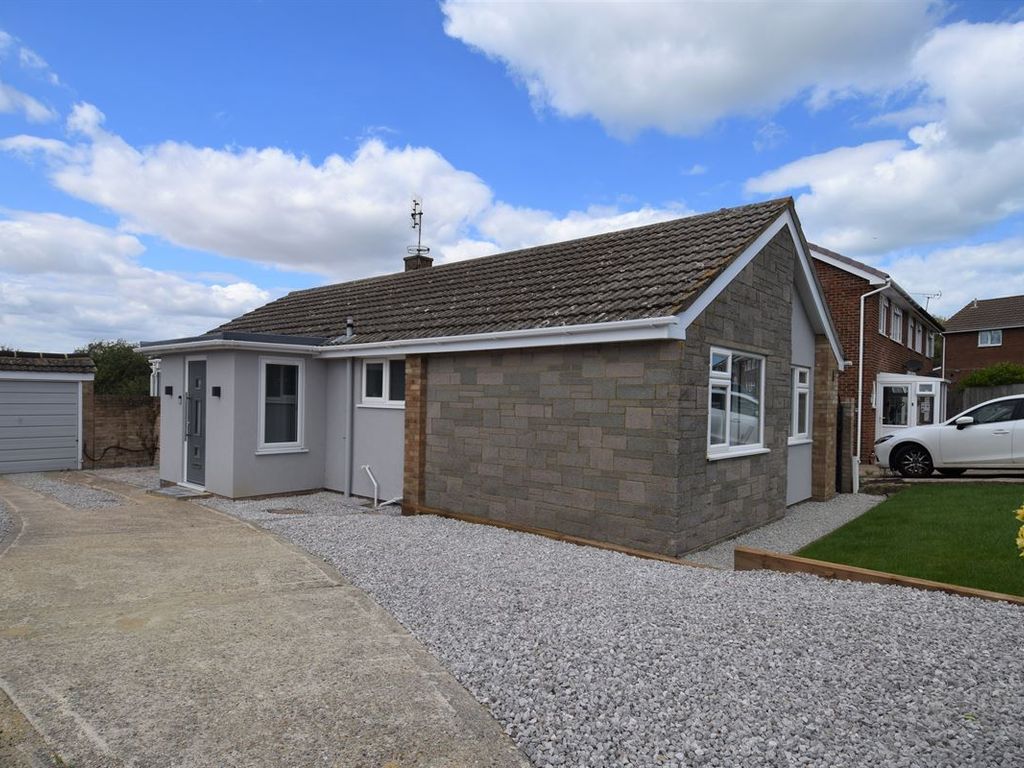 3 bed detached bungalow for sale in Jayne Walk, Seasalter, Whitstable