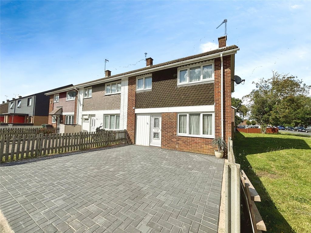 3 bed end terrace house for sale in Selby Road, Maidstone, Kent ME15, £