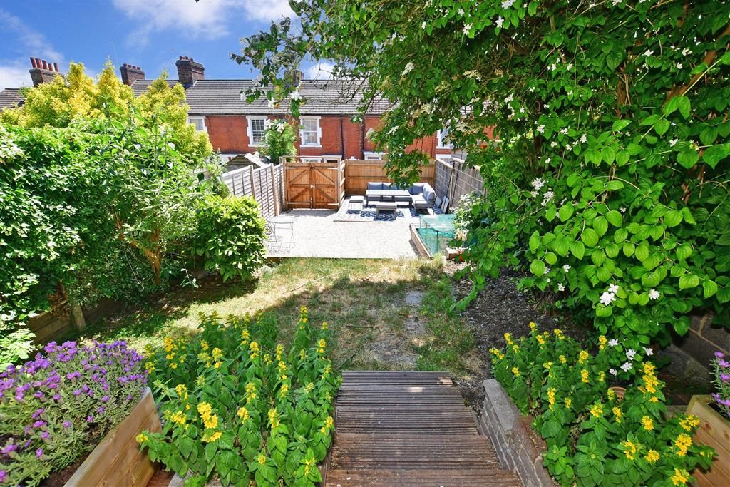 3 bed terraced house for sale in Florence Road, Barming, Maidstone