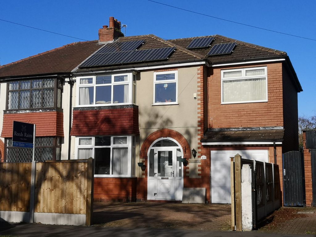 4 bed semidetached house for sale in Longford Road West, Reddish