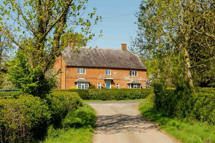 5 bed farm to rent in Middle Claydon Road, Steeple Claydon, Buckingham