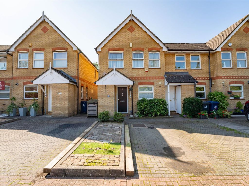 3 bed end terrace house for sale in Mallard Close, London W7, £679,950