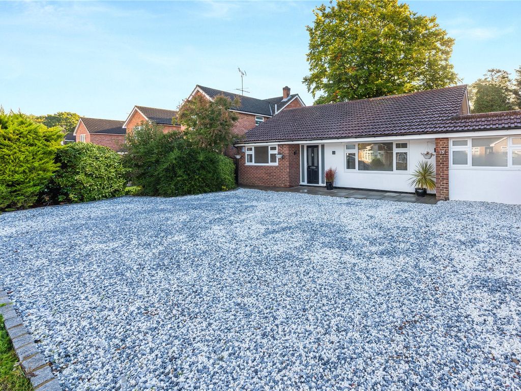4 bed bungalow for sale in Cedar Drive, Fleet GU51 Zoopla