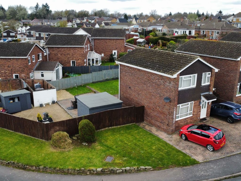 3 bed detached house for sale in Primrose Way, Lydney GL15, £335,000