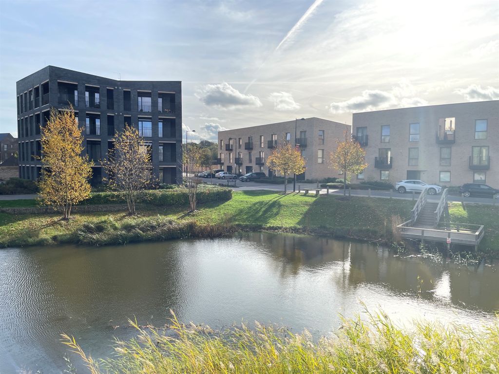 4 bed terraced house for sale in Barton Fields Road, Headington, Oxford