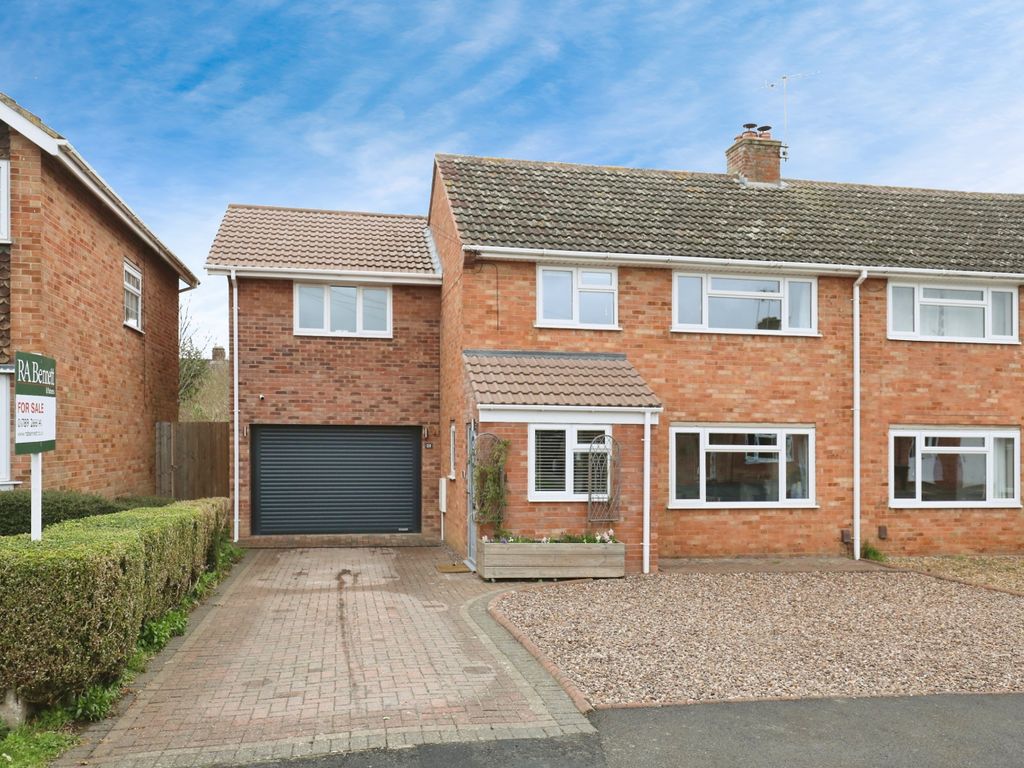 4 bed semidetached house for sale in Drayton Avenue, StratfordUpon