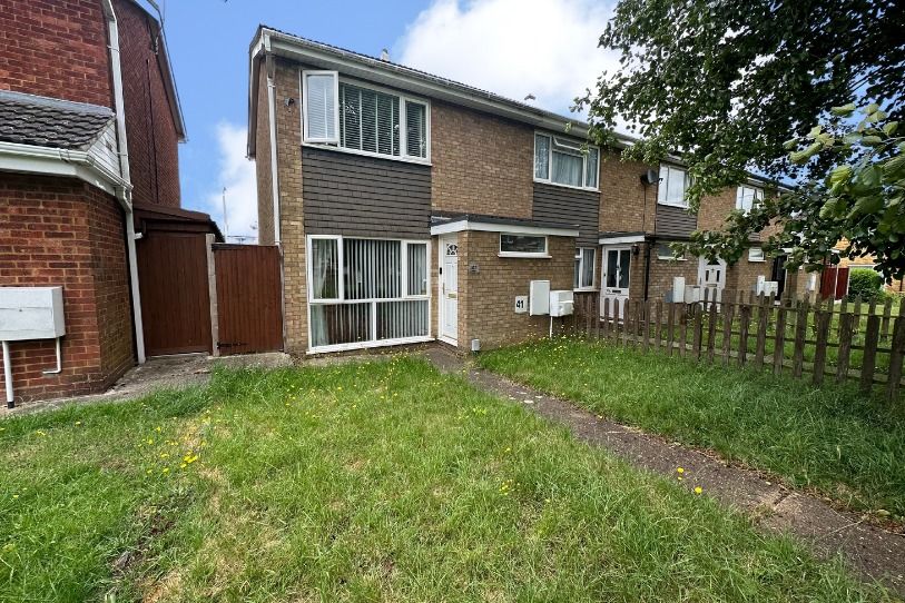2 bed end terrace house for sale in Parkway, Houghton Regis, Dunstable