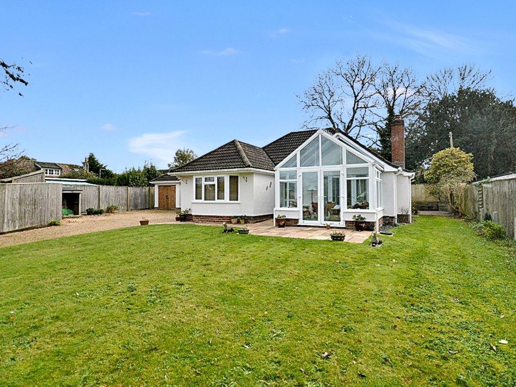 3 bed bungalow for sale in Hyde, Fordingbridge SP6, £695,000 Zoopla