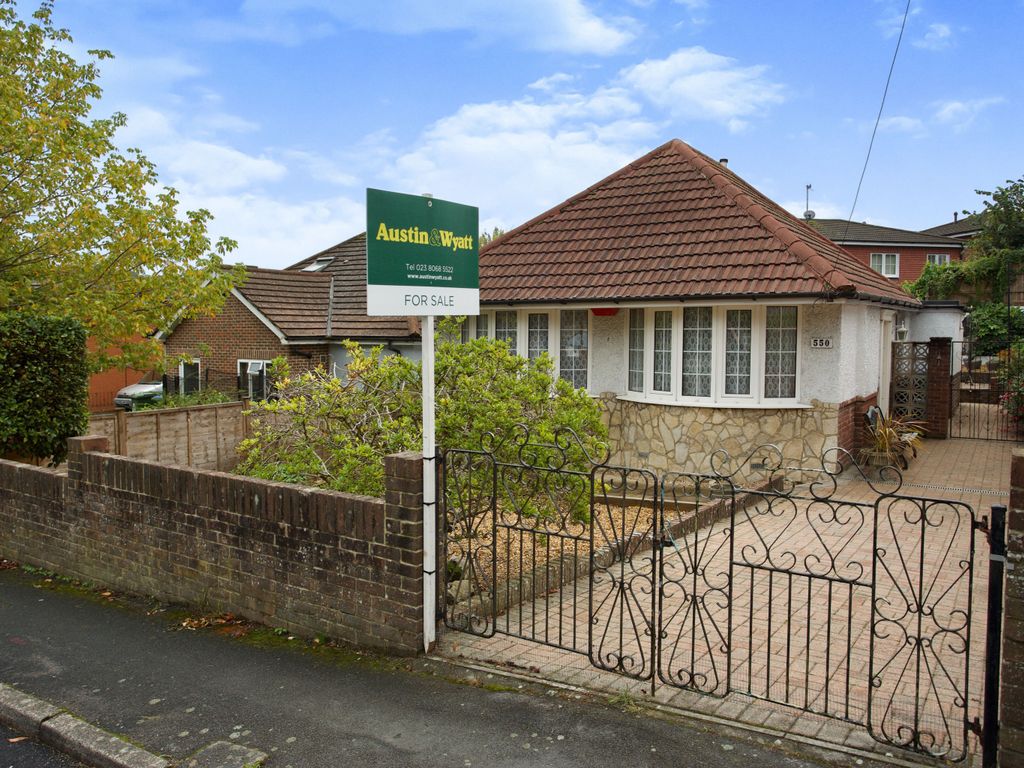 3 bed bungalow for sale in Bitterne Road East, Southampton SO18 Zoopla