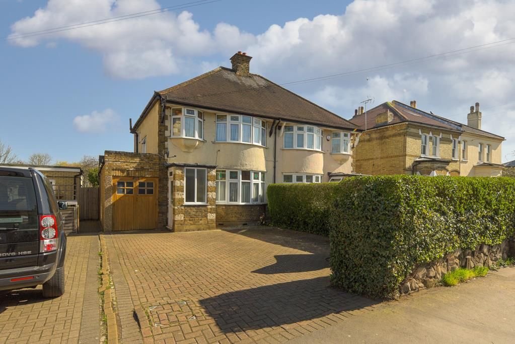 3 bed semidetached house for sale in Chessington Road, Ewell, Epsom