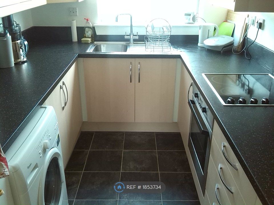 2 bed flat to rent in Riverview Gardens, Glasgow G5, £1,100 pcm Zoopla