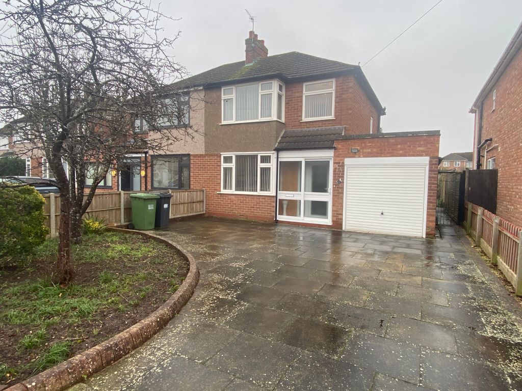 3 bed property to rent in Murcott Road East, Whitnash, Leamington Spa