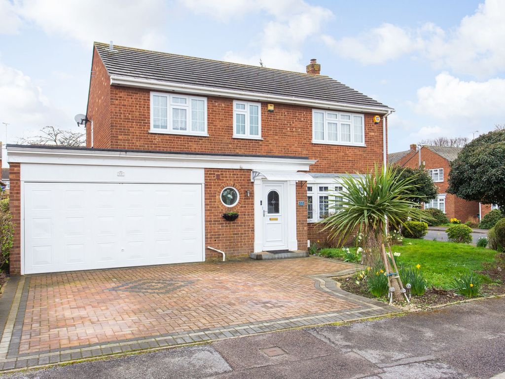 4 bed detached house for sale in Nicholls Avenue, Broadstairs CT10, £