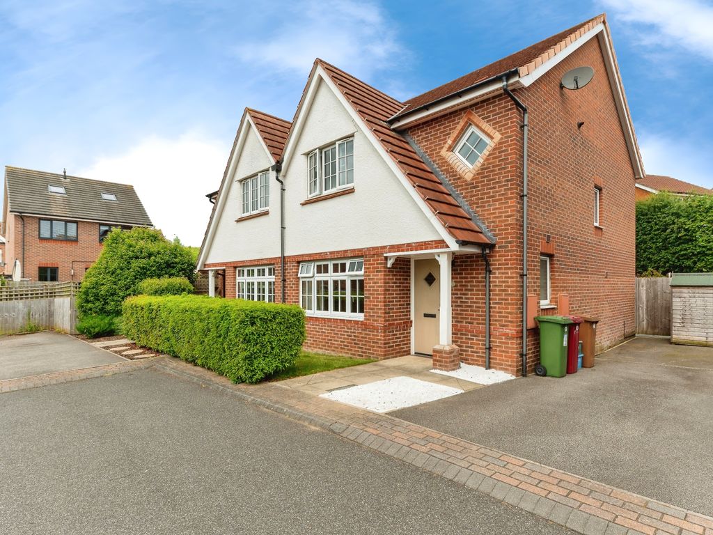 3 bed semidetached house for sale in Jubilee Place, BartonUponHumber