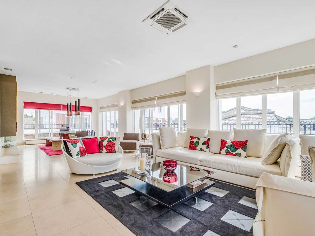 Redwood Mansions, Kensington Green W8