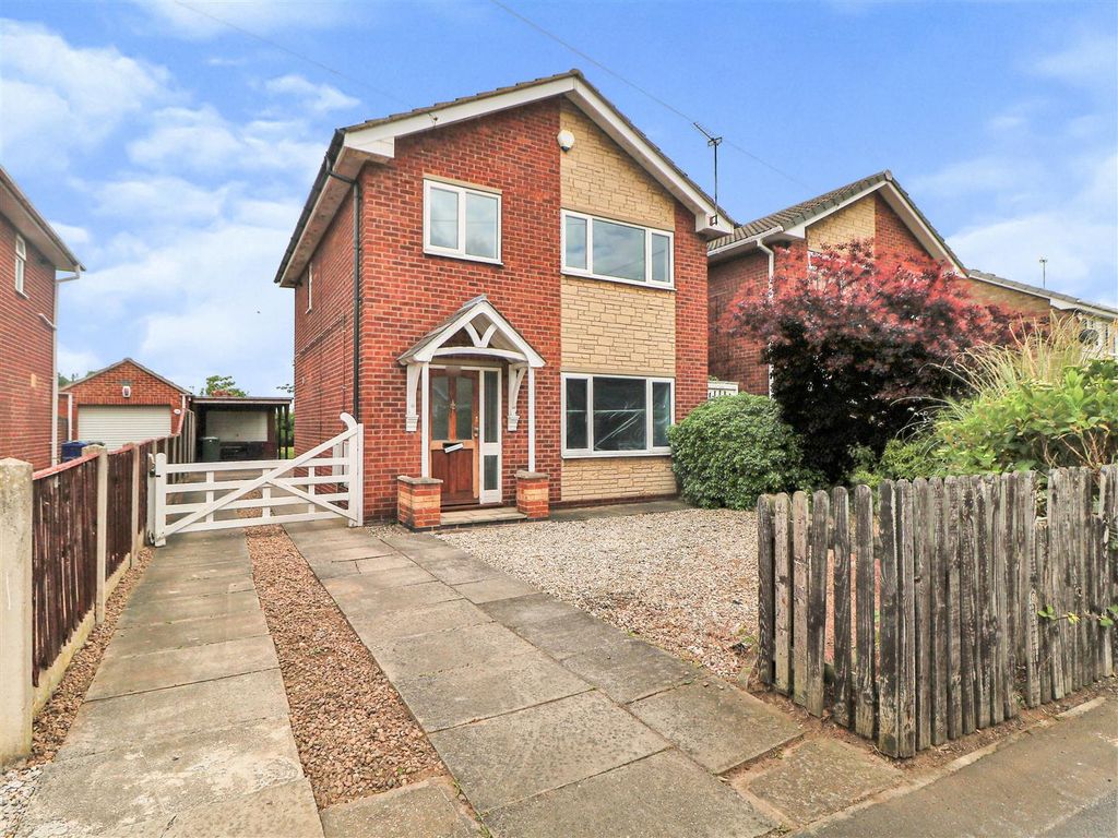 3 bed detached house for sale in Holly Dene, Armthorpe, Doncaster DN3