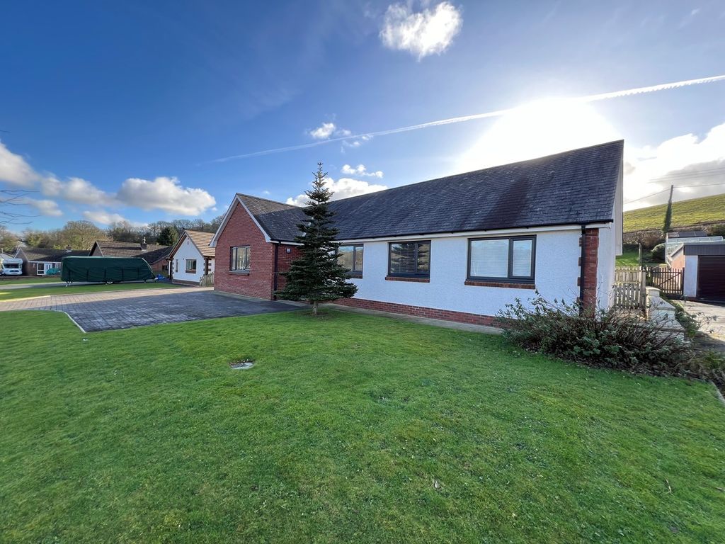 4 bed bungalow for sale in 4 Heol Dolanog, Ciliau Aeron, Nr Aberaeron SA48, £400,000 Zoopla