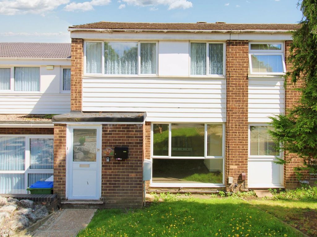 3 bed property for sale in Silver Spring Close, Erith DA8, £335,000