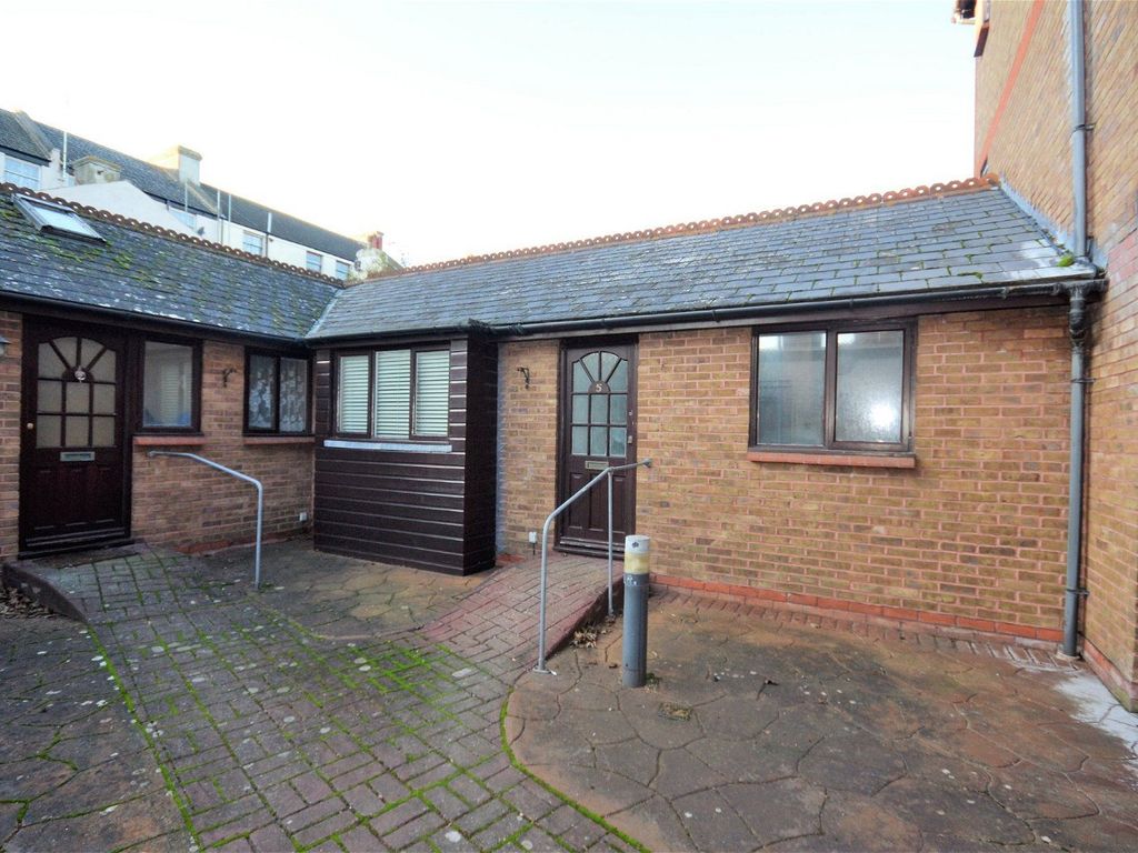 2 bed terraced bungalow to rent in Campbell Road, Bognor Regis PO21, £