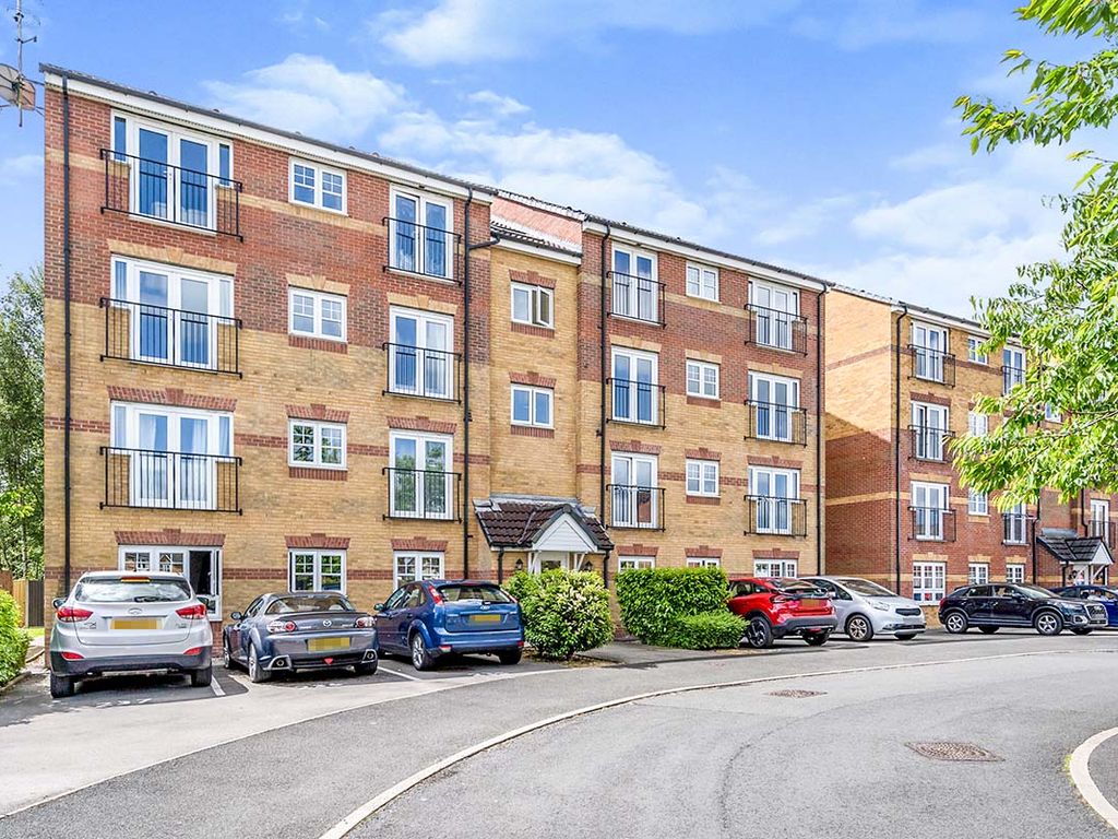 2 bed flat to rent in Everside Close, Worsley, Manchester, Greater