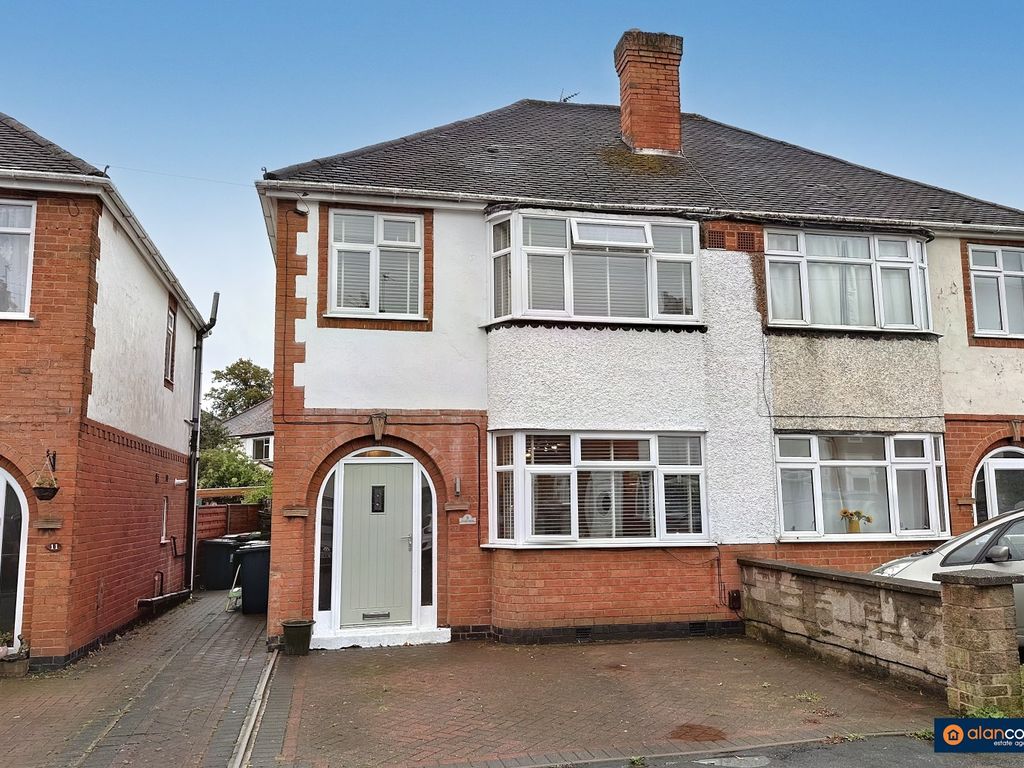 3 bed semidetached house for sale in Trinity Walk, Attleborough