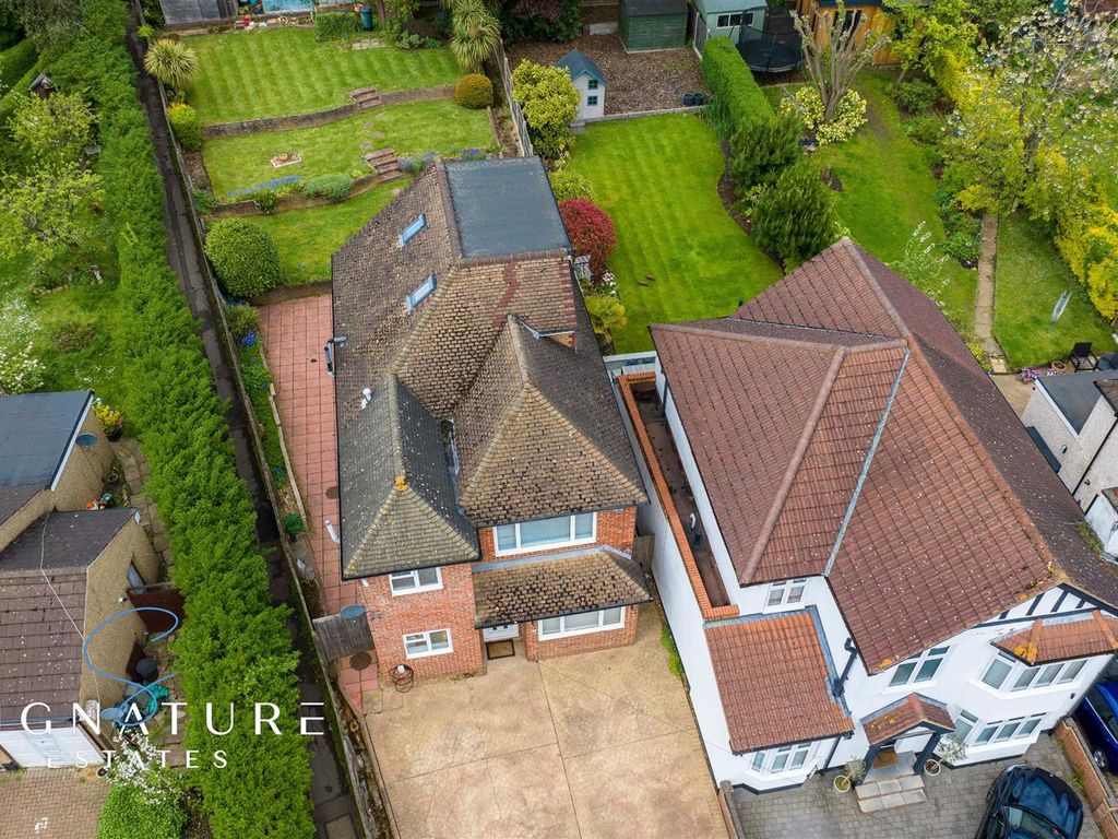 4 bed detached house for sale in Trowley Rise, Abbots Langley WD5 Zoopla