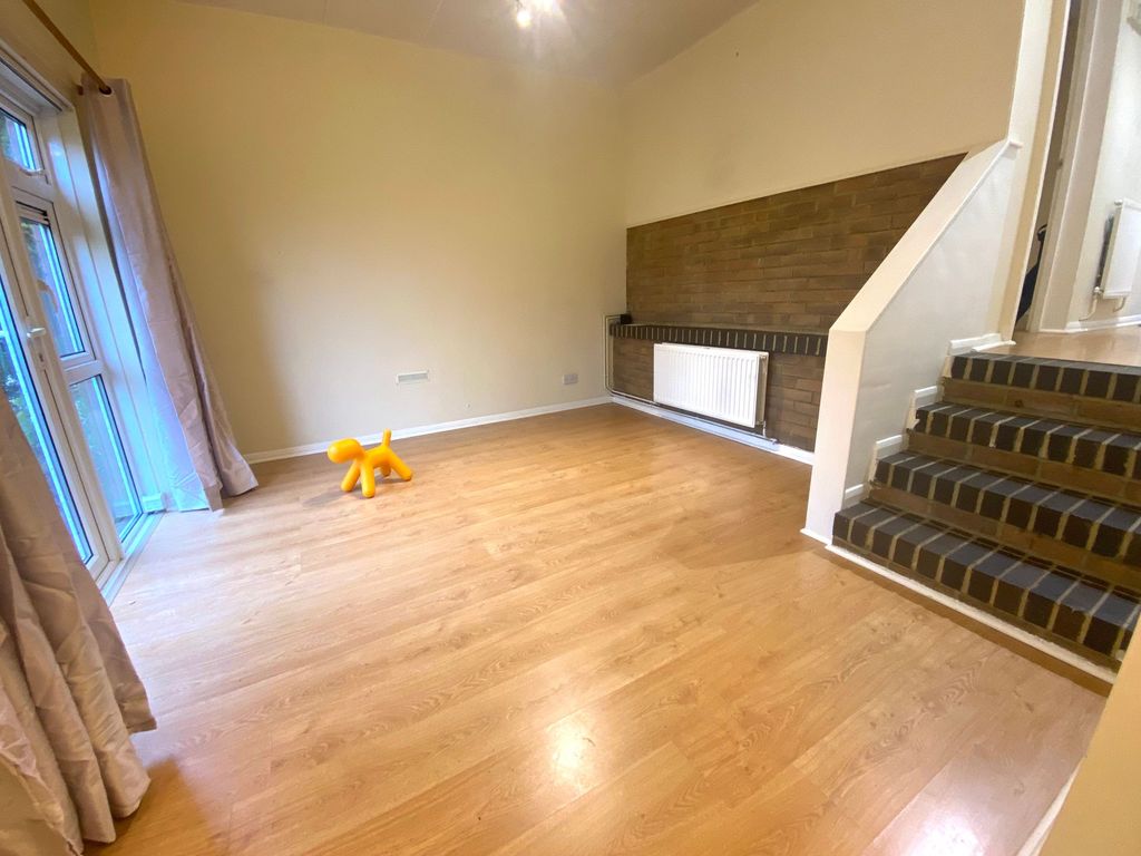 1 bed flat to rent in Cheviot Close, High HP13, £995 pcm Zoopla