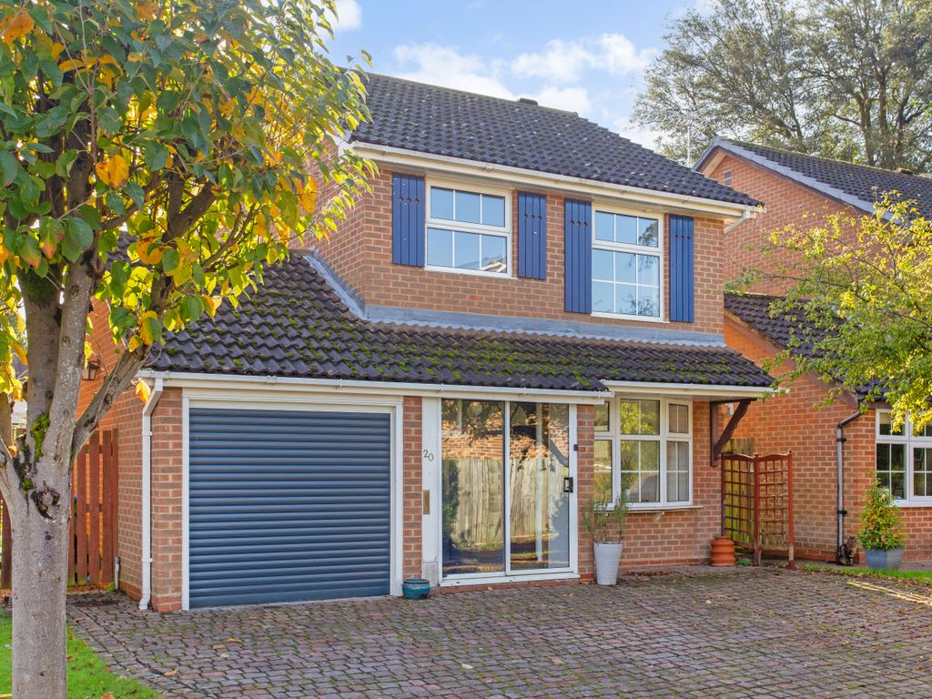 3 bed detached house for sale in Tyler Gardens, Addlestone KT15, £