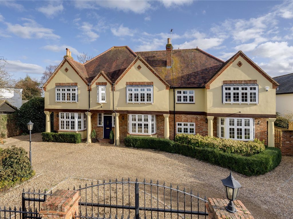 7 bed detached house for sale in Churchway, Haddenham, Aylesbury