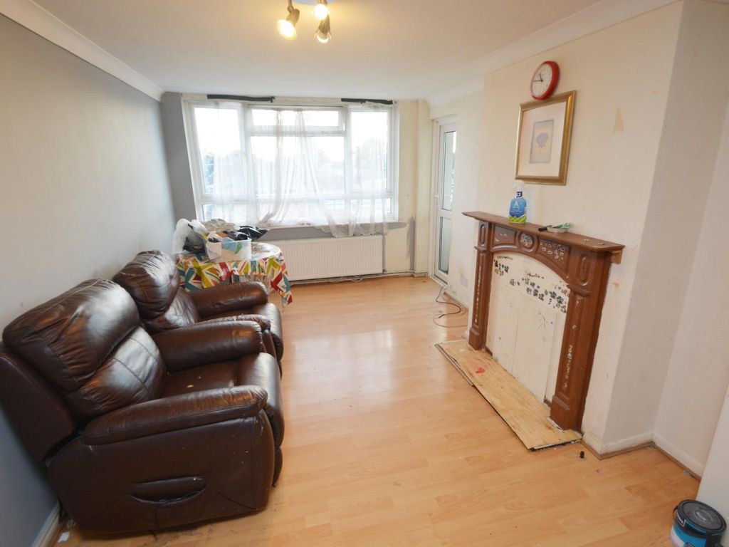 3 bed flat for sale in Sheridan Court, Whitton Avenue West, Northolt