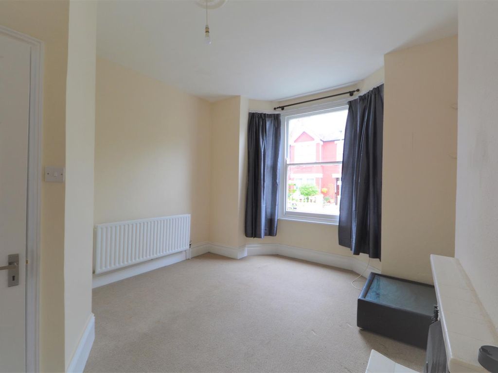 2 bed flat to rent in Leicester Road, East Finchley, London N2, £1,800