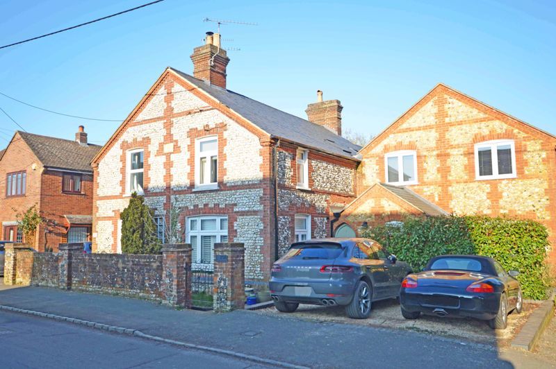 3 bed property for sale in Main Road, Naphill, High HP14 Zoopla