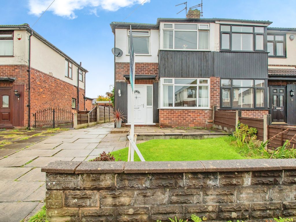 3 bed semidetached house for sale in Saxon Close, Elton, Bury, Greater